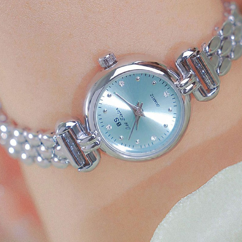 ساعة نسائية فاخرة من الفضة بال - مراجعة Minimalist Thin Watch وسعره